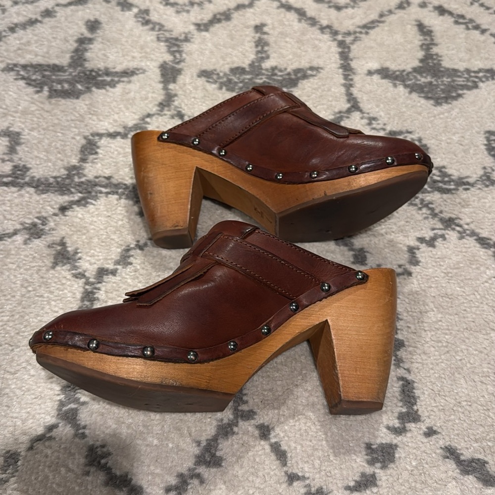 Madewell Brown Leather Clogs with Wooden Heel - Picture 2 of 7